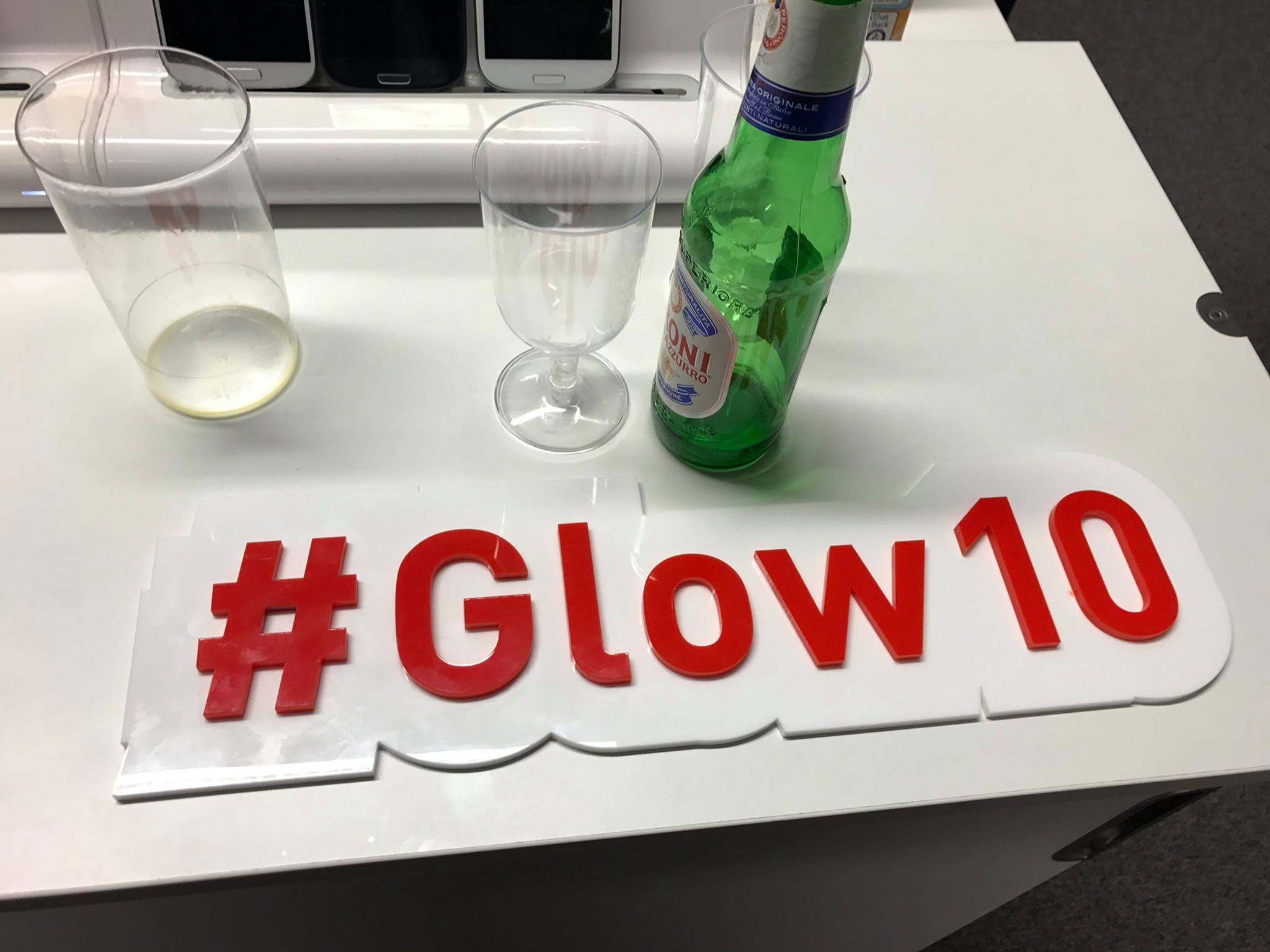 A glow10 sign